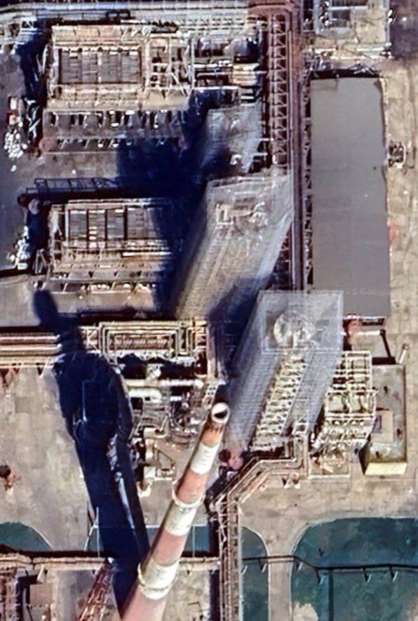 Место попадания БПЛА на предприятии в Салавате