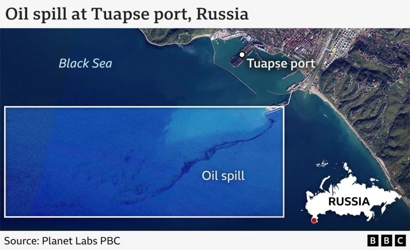 Разлив нефти в районе Туапсе после удара ВСУ по нефтеналивному терминалу